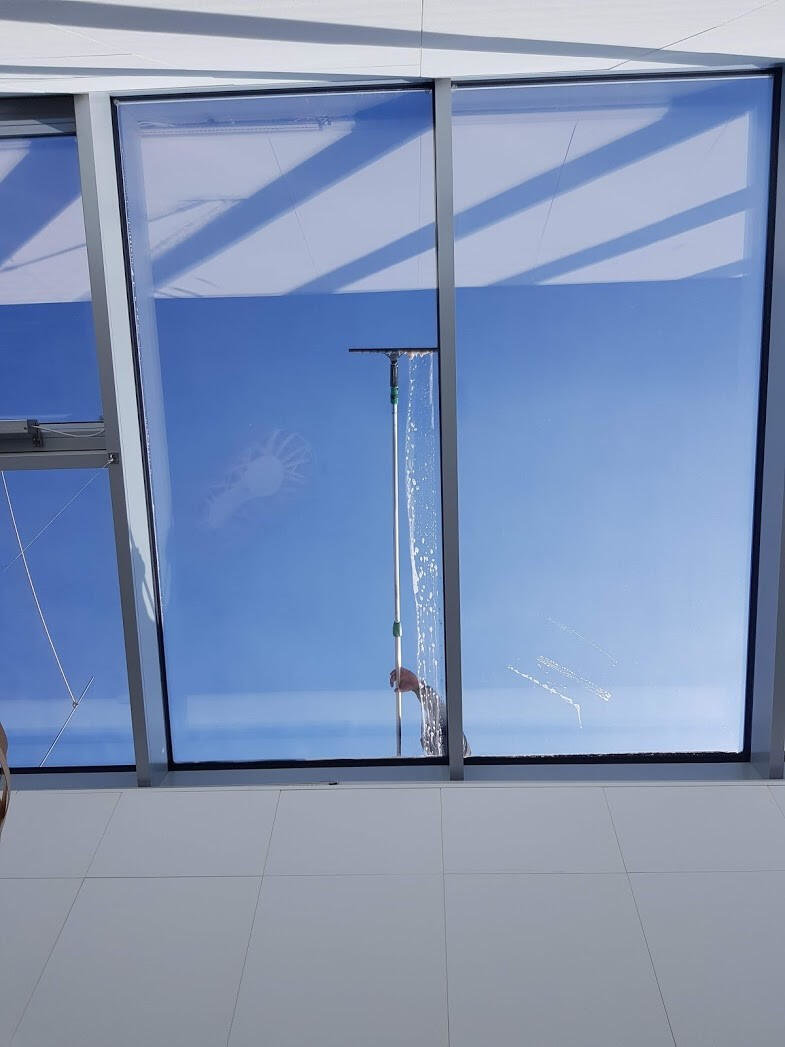 strahlend-reine Fenster dank Moser – Reinigungsservice